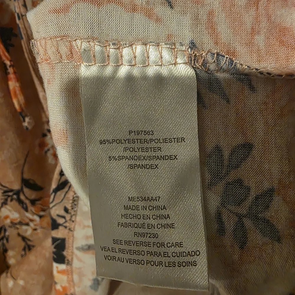 Absolutely Famous Pink Floral Bell Sleeve Blouse Size L - Picture 6 of 6